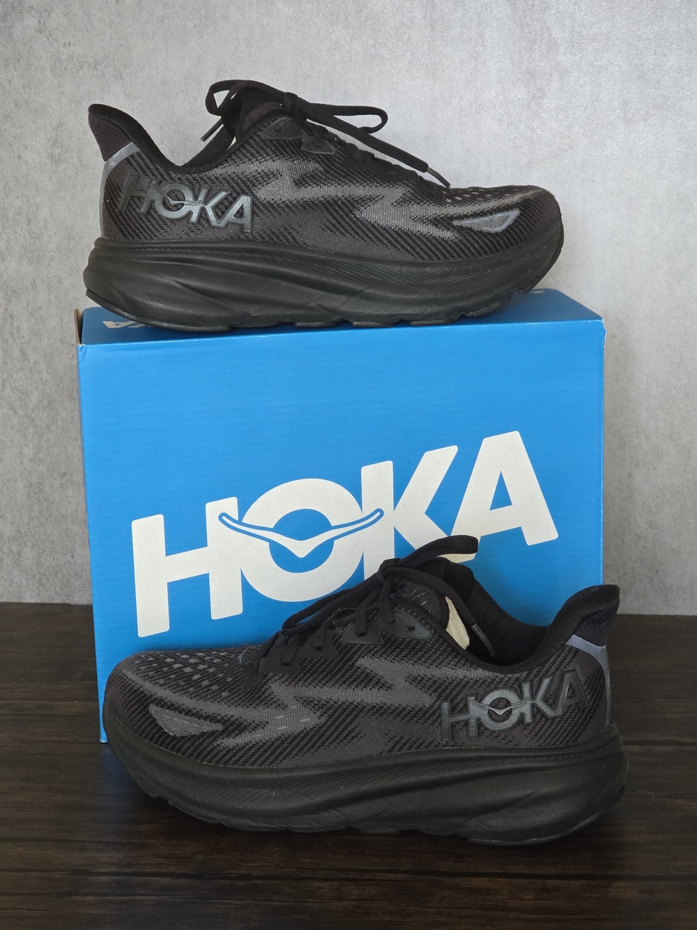 HOKA Bondi 8 Athletic Shoes Black US 8 D